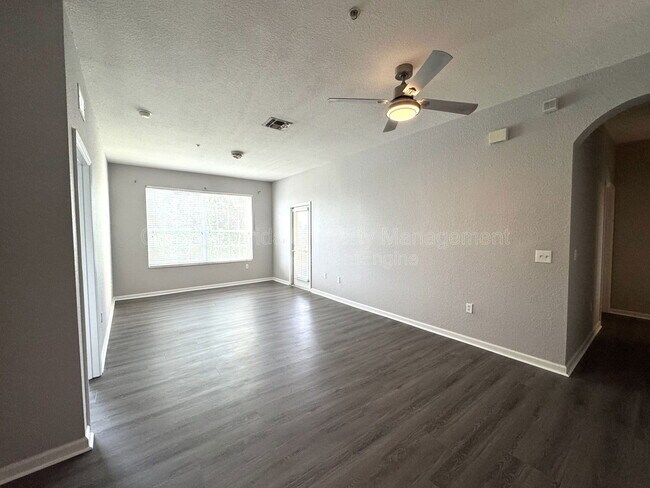 Building Photo - 8660 Buccilli Dr