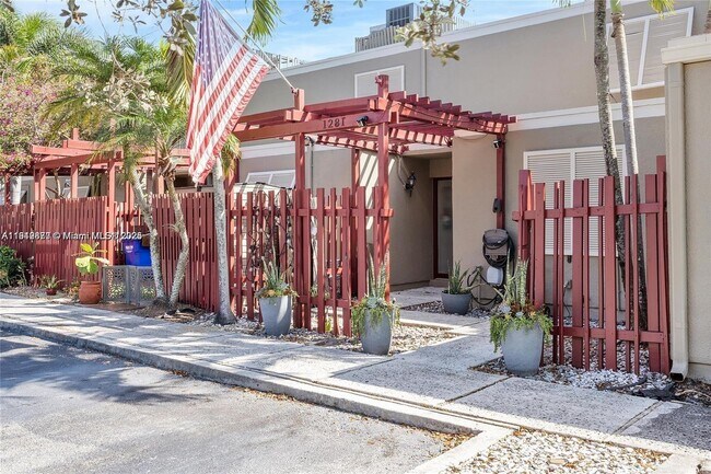 Foto del edificio - 1281 W Fairway Rd