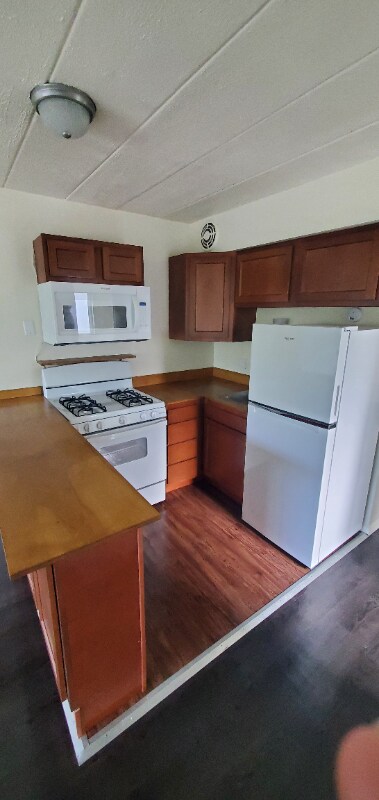 Foto del edificio - 2560 Harrison Ave