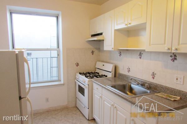 Building Photo - 1469 Bay Ridge Pky
