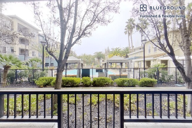 Building Photo - 1257 Lakeside Dr