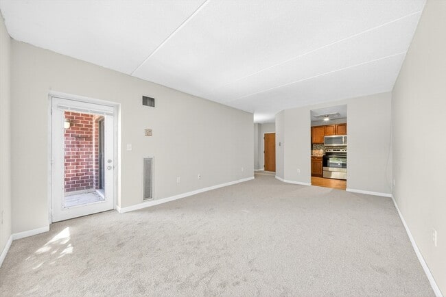 Building Photo - 14 Heron St