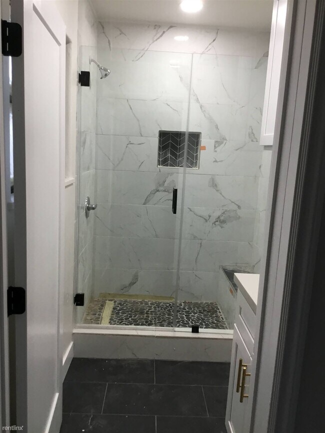 Foto del edificio - 3 br, 2 bath House - 1574 N Orange Grove A...