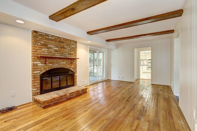 Foto del edificio - 8804 Falls Chapel Way