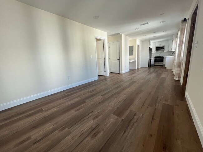 Dining & Living Room - 318 Roycroft Ave