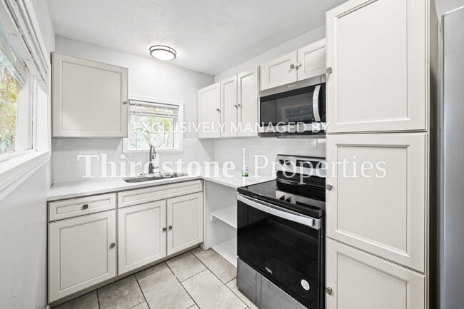 Building Photo - 3053 Gilmore St