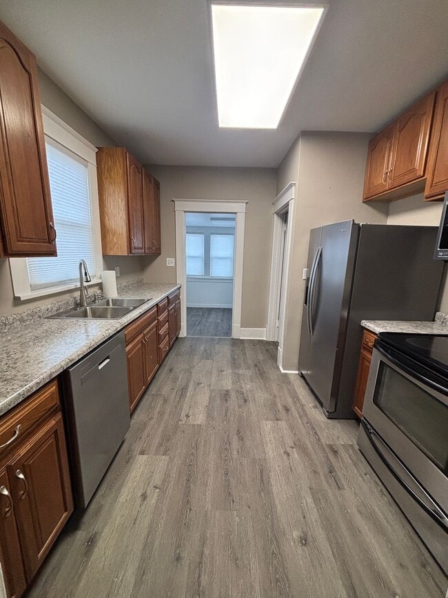 Building Photo - 707 W Pasewalk Ave