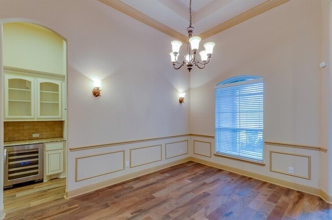 Building Photo - 10 Shallowford Pl