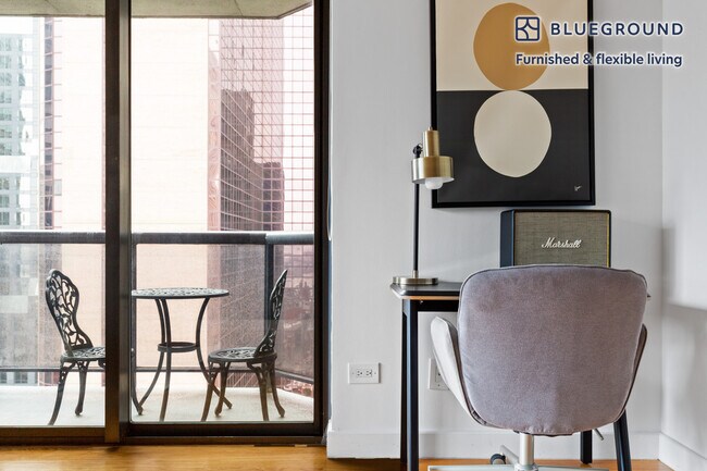 Foto del edificio - 235 W 48th St