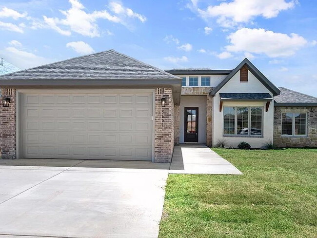 Building Photo - Bright, Open 4-bedroom, 2-bathroom Home!!