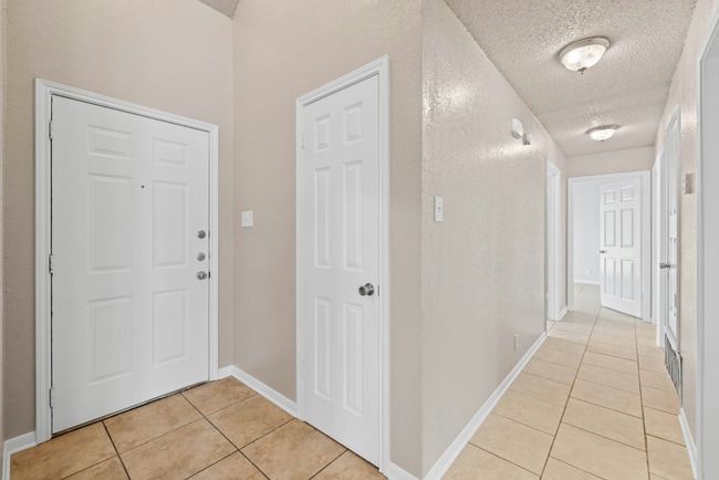 Building Photo - 4009 Tyler Trail