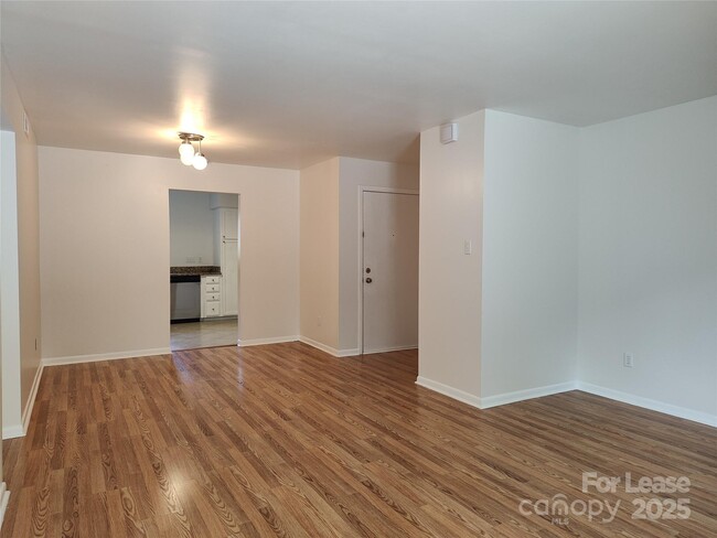 Foto del edificio - 3009 Heathstead Place