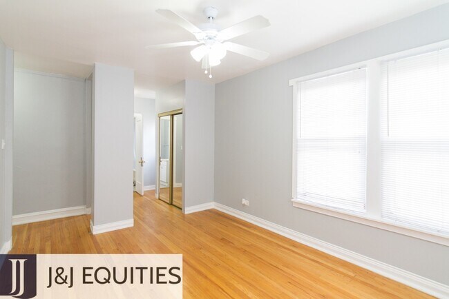 Foto del interior - 3257-3267 W. Wrightwood