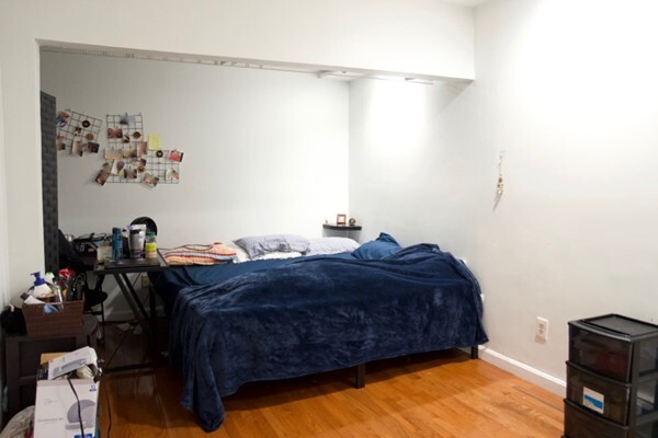 Building Photo - 390 Riverway