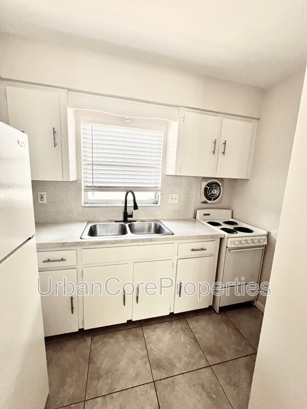 Foto del edificio - 321 24th Ave N