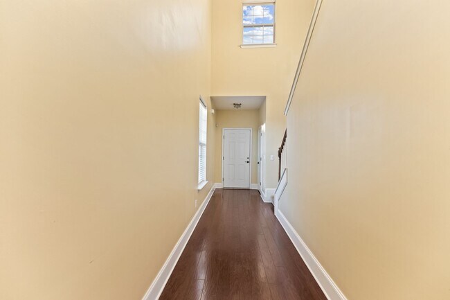 Foto del edificio - 3 BD 2.5 BA | Charming Home