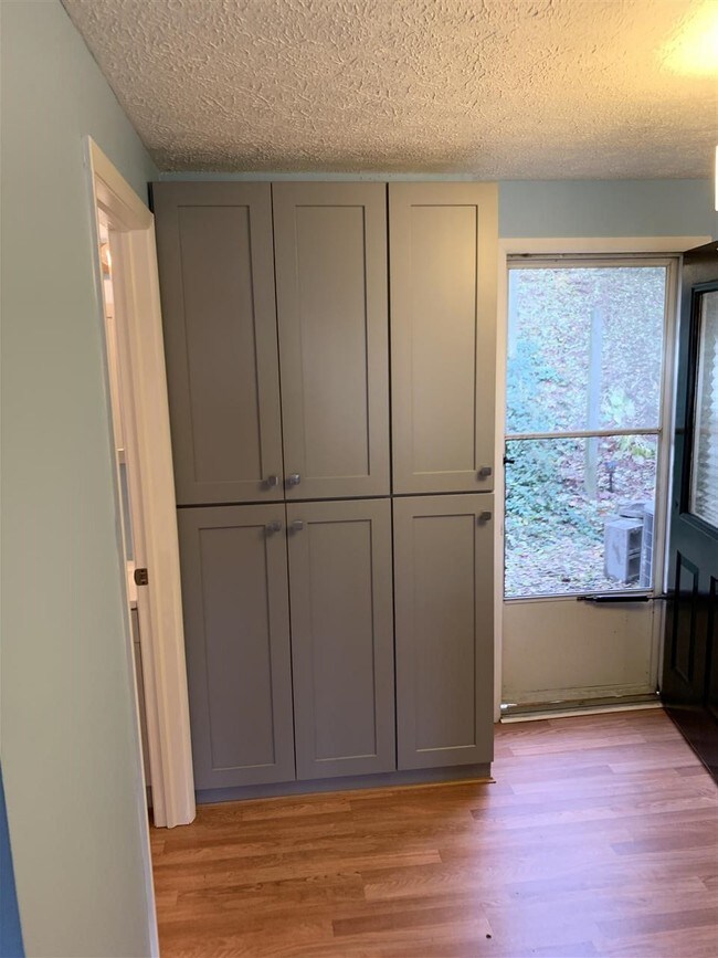 Foto del edificio - 239 Western Ave