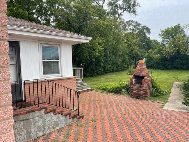 Foto del edificio - 2145 Beechnut Rd