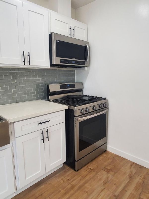 Foto del edificio - 7934 Newlin Ave