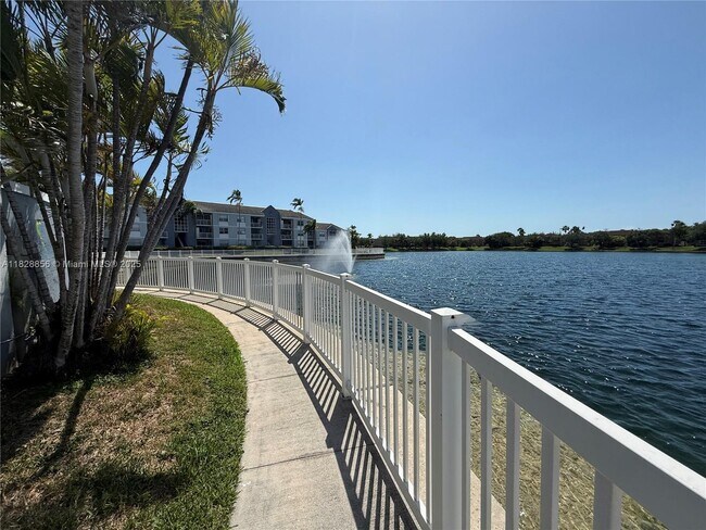 Foto del edificio - 8650 SW 212th St