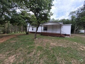 Building Photo - 462 Pineywoods Rd