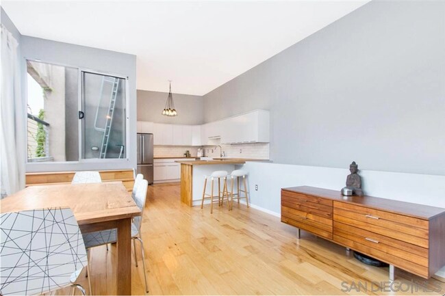 Foto del edificio - Live in the Heart of Little Italy! 2BD/2BA Modern Condo!