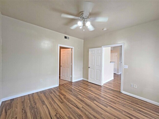 Foto del edificio - 2320 Gracy Farms Ln