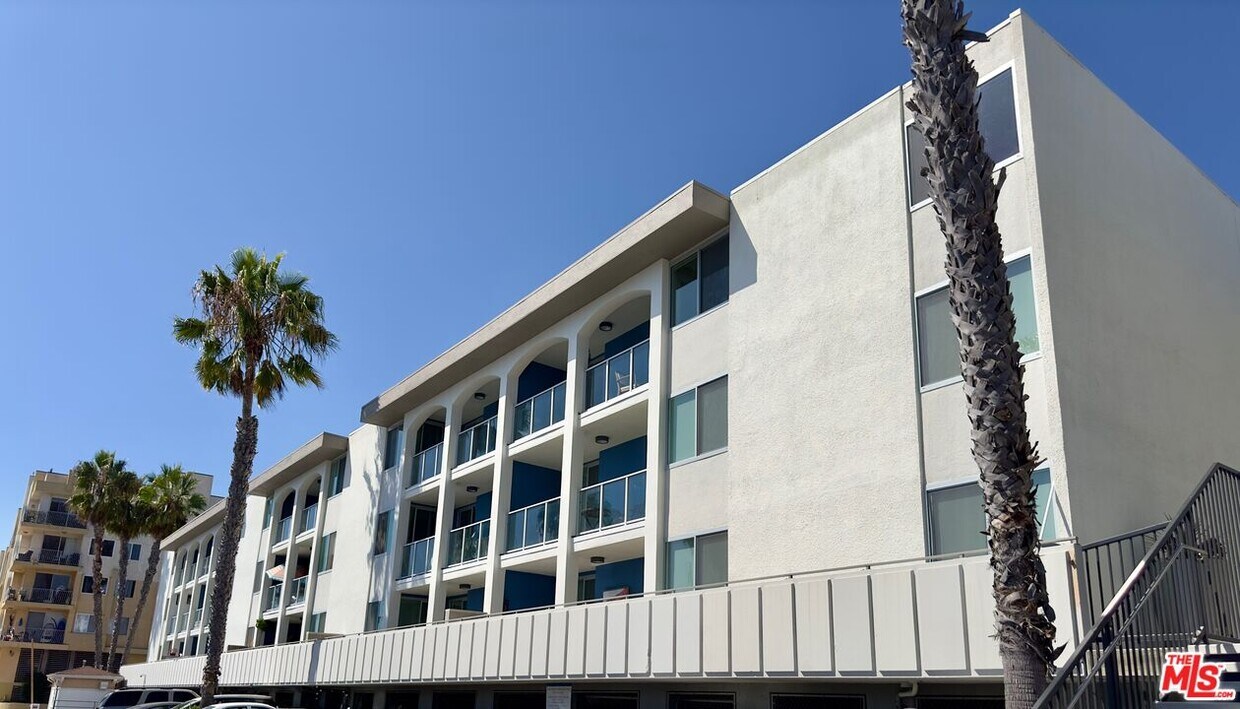 Foto principal - 13900 Panay Way