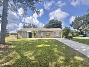 Building Photo - 708 Green Ct