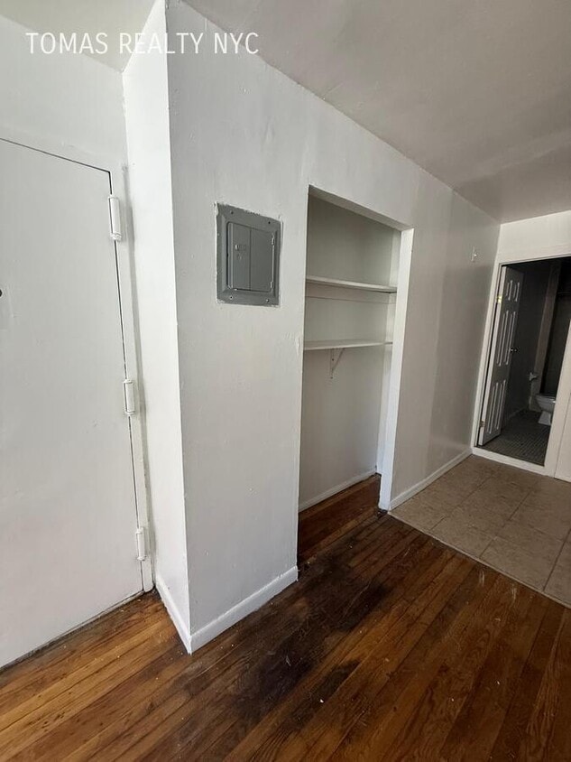 Building Photo - 226 Willis Ave