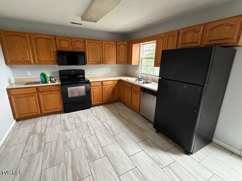 Building Photo - 122 Arrowhead Dr
