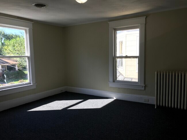 Foto del edificio - 367 Mountain Ave SW
