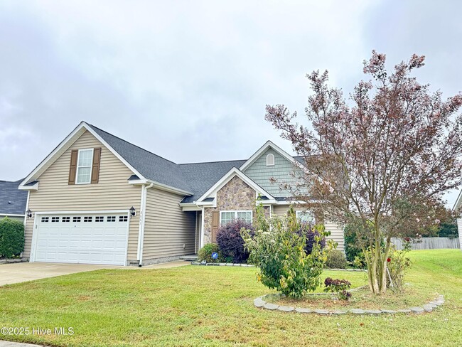 Building Photo - 3661 Thornbrook Dr