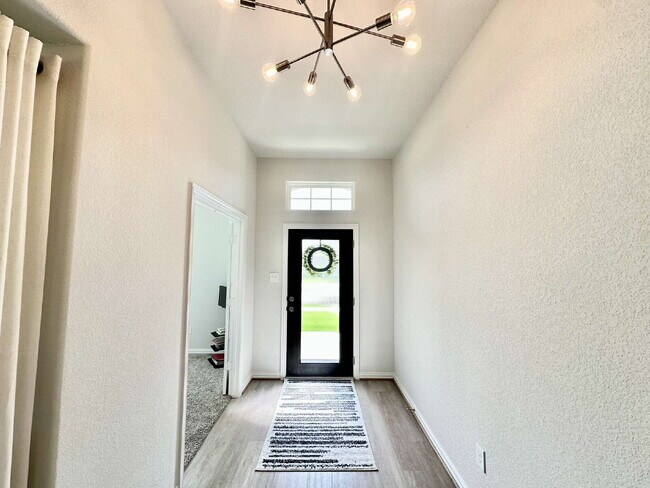 Building Photo - Charming 4-Bedroom Retreat with Granite Accents & Hardwood Elegance in Alvin!
