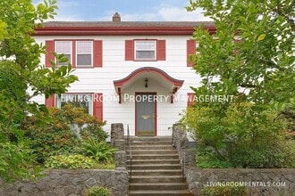 Building Photo - 2908 NE Skidmore St