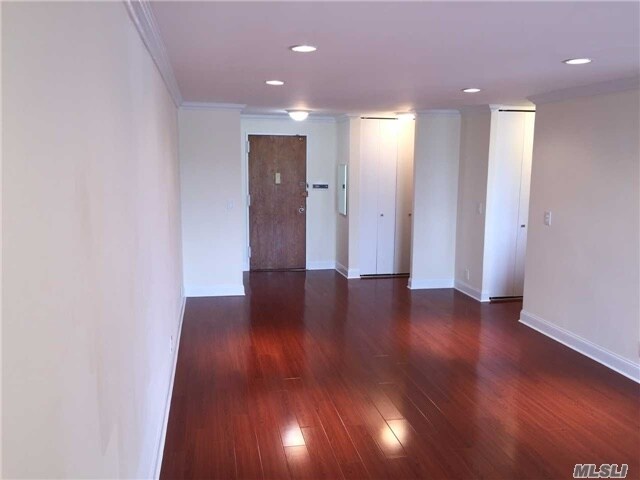 Building Photo - 141 Great Neck Rd