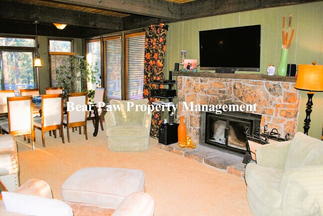 Building Photo - Lovely Ranch Style Home in Evergreen's Hiw...