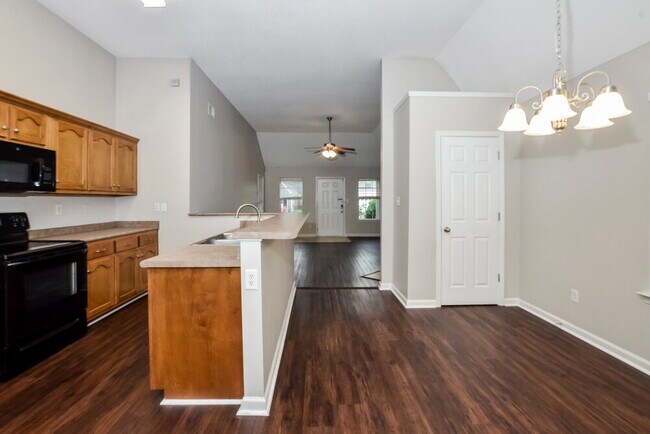 Foto del edificio - 7086 Crape Myrtle Dr