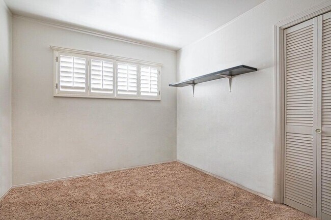 Foto del edificio - 7811 Cielo Vista Dr