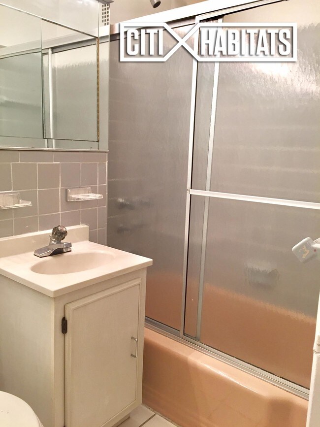 Foto del edificio - 340 E 83rd St