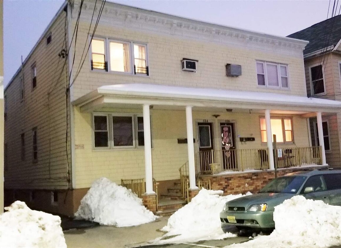 124 W 21st St, Bayonne, NJ 07002 House Rental in Bayonne, NJ