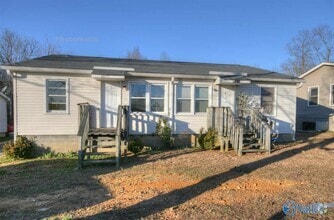 Building Photo - 1015 McKee Rd