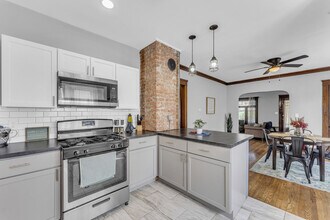 Building Photo - 10617 Bernard Ave