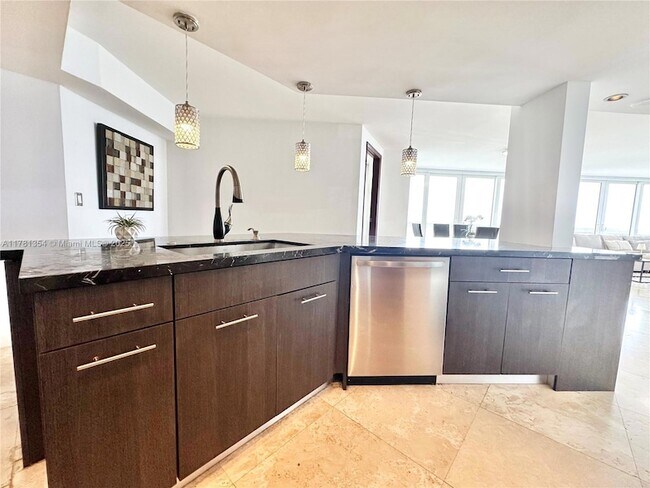 Foto del edificio - 1717 N Bayshore Dr