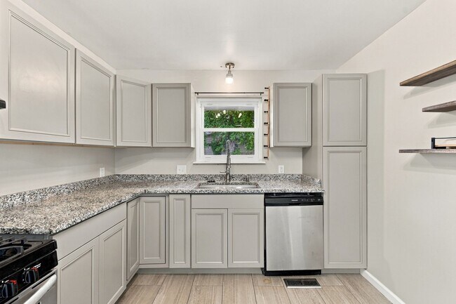 Building Photo - 4820 S Nogales Ave