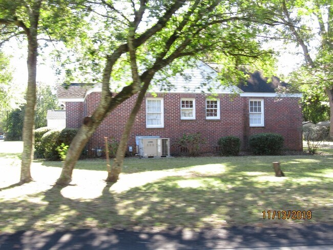 Foto del edificio - 12 Henderson St