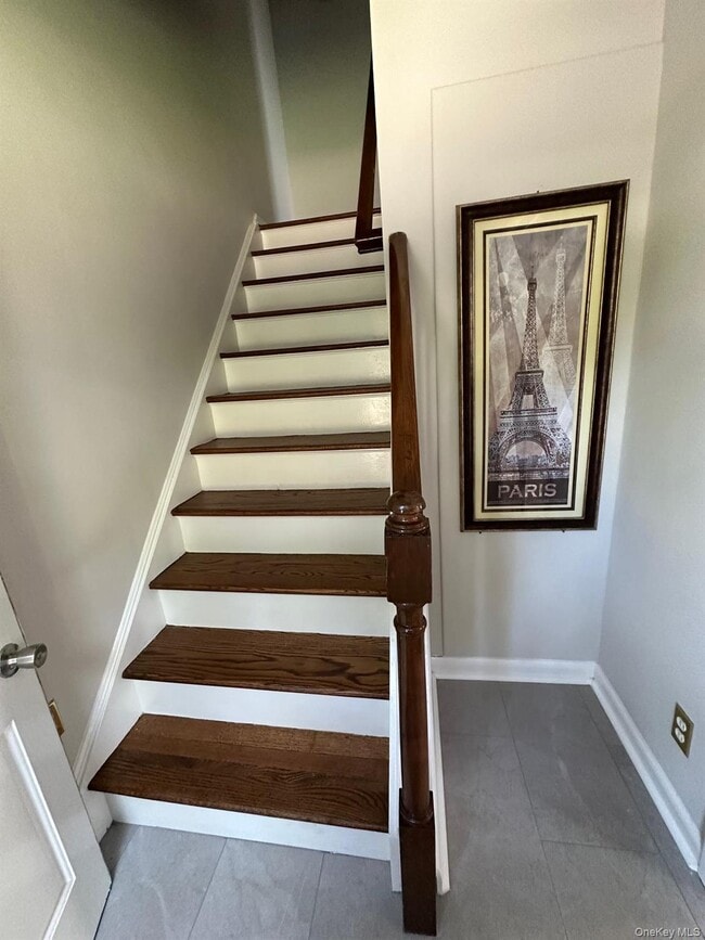 Building Photo - 56 Carley Ave