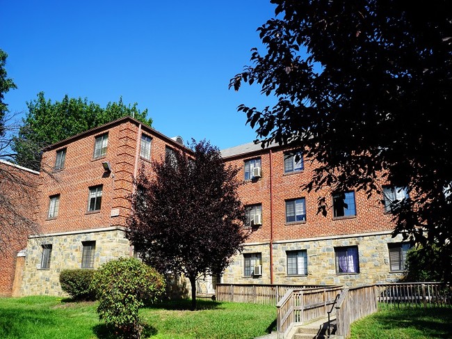 Foto del edificio - Fleetwood Village Apartments