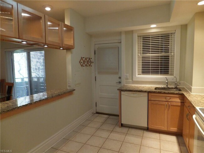 Foto del edificio - 2472 Overlook Rd