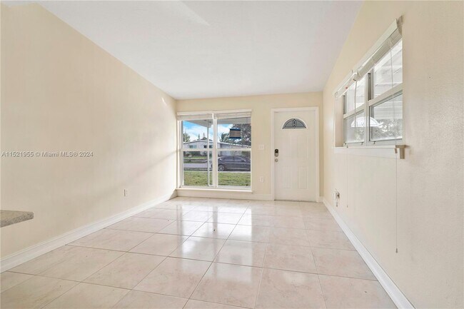 Foto del edificio - 4241 SW 39th St